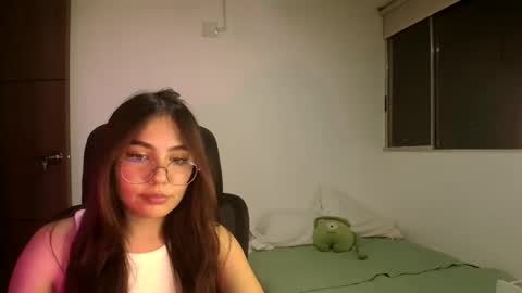 Snapshot of _maxxx1_ chatting on May 24, 1:10 am max and abby online show from May 24, 1:10 am