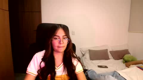 Snapshot of _maxxx1_ chatting on June 17, 11:16 pm max and abby online show from June 17, 11:16 pm