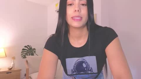 Snapshot of _megaan__ chatting on December 3, 7:33 pm Megan online show from December 3, 7:33 pm