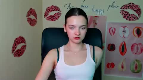 Susie online show from April 2, 12:58 pm