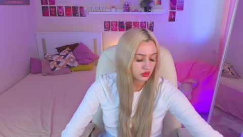 Melany online show from September 28, 2:44 pm
