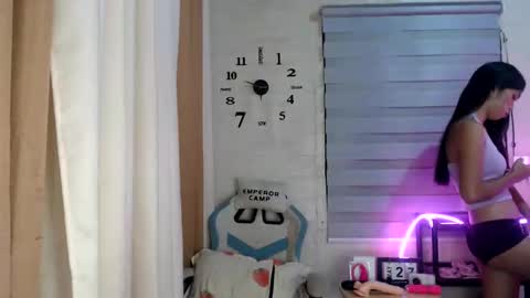 Melly online show from May 27, 2:03 pm