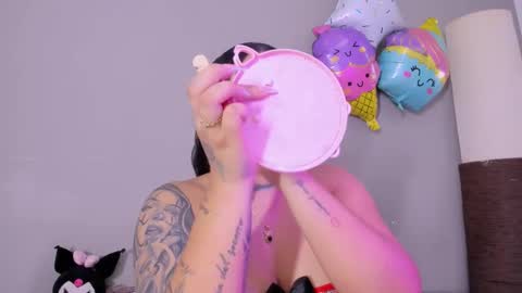 _melodyblossom_ online show from November 3, 8:10 pm