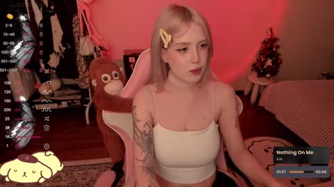 Snapshot of _meowmiko__ chatting on January 11, 8:43 pm miko3 online show from January 11, 8:43 pm