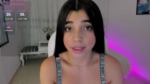 Snapshot of _mia_blue_18_ chatting on January 6, 11:42 pm MIa blue 18 online show from January 6, 11:42 pm