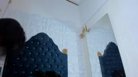 _mia_milf_ online show from April 19, 6:10 pm