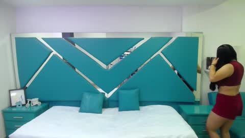  Mia  online show from December 28, 12:24 pm