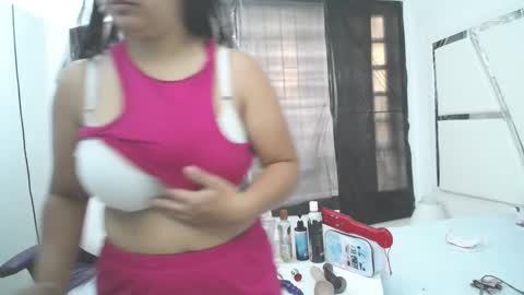  Mia  online show from January 28, 12:00 pm