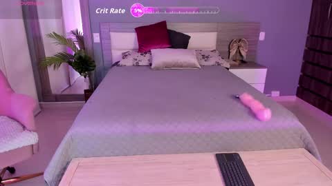 _miamiller_ online show from December 22, 7:33 pm