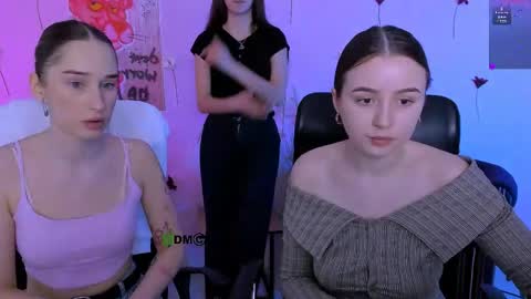 Snapshot of _mila_fire chatting on April 29, 9:02 am your Mila online show from April 29, 9:02 am