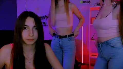 Snapshot of _mila_fire chatting on May 15, 9:05 am your Mila online show from May 15, 9:05 am