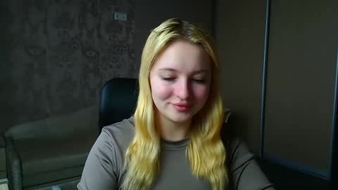 Melanie online show from February 19, 6:42 am