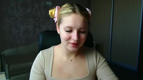 Melanie online show from May 12, 7:16 am
