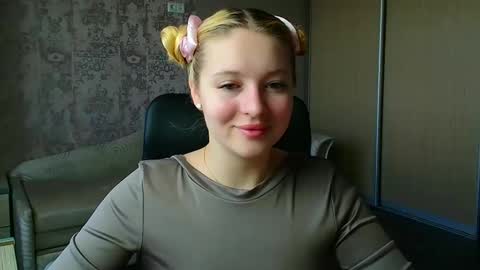 Melanie online show from May 16, 9:39 am