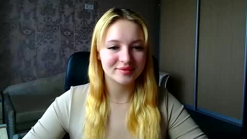 Melanie online show from May 20, 7:03 am