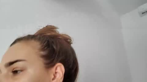 AstrideVonTeese online show from September 22, 10:39 am