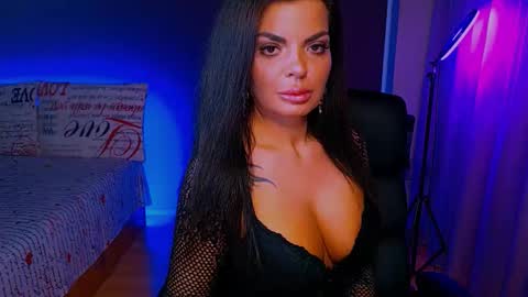 Snapshot of _milani_ chatting on October 6, 6:05 pm Milani online show from October 6, 6:05 pm