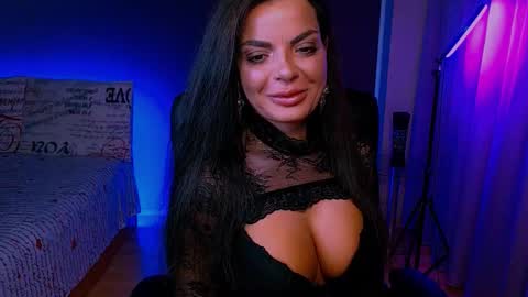 Snapshot of _milani_ chatting on October 24, 5:42 pm Milani online show from October 24, 5:42 pm