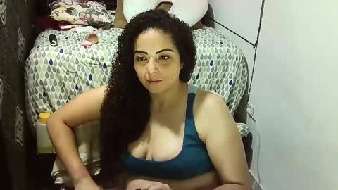 Snapshot of _milf_naughty chatting on October 22, 7:08 am _milf_naughty online show from October 22, 7:08 am