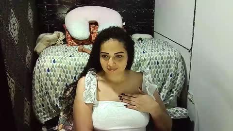 Snapshot of _milf_naughty chatting on November 2, 4:04 am _milf_naughty online show from November 2, 4:04 am