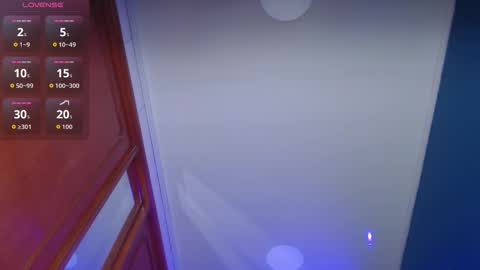 _milu23_ online show from March 5, 2:13 pm