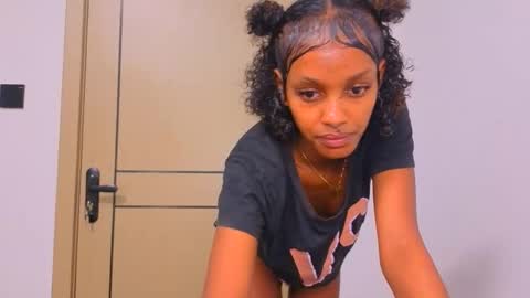 Mimi online show from April 3, 2:31 am