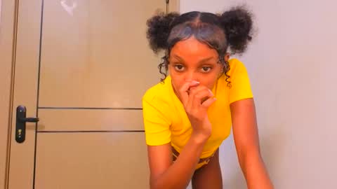 Mimi online show from April 14, 2:56 pm