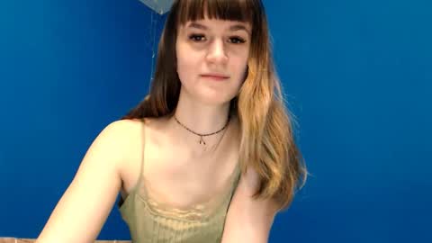 Snapshot of _minnie_boo_ chatting on December 21, 1:18 pm Boo online show from December 21, 1:18 pm