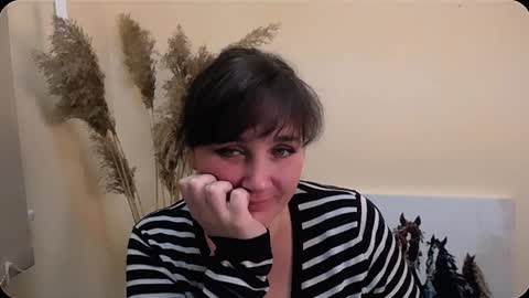 Snapshot of _miranda_sun chatting on December 12, 10:13 am Miranda online show from December 12, 10:13 am