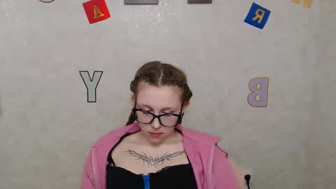 Snapshot of _miraterri_ chatting on February 22, 2:52 pm Mira online show from February 22, 2:52 pm