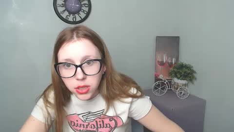 Snapshot of _miraterri_ chatting on February 24, 10:26 am Mira online show from February 24, 10:26 am