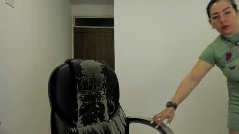 _miss_coco_ online show from April 25, 10:51 am