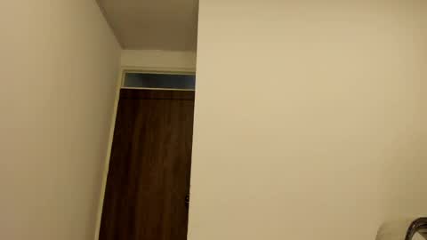 _miss_coco_ online show from April 25, 1:41 pm