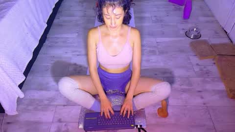 karoline uwu online show from September 28, 9:09 pm