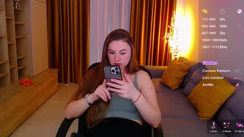 Mia online show from March 1, 7:43 am