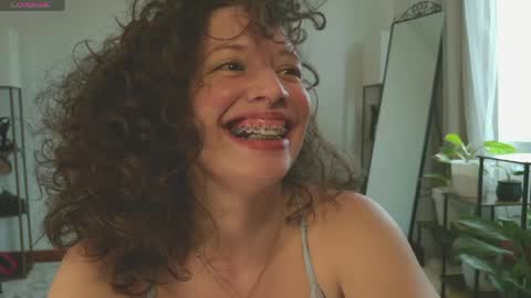 Snapshot of _missmariaa_ chatting on May 16, 7:34 pm Mara Independent model online show from May 16, 7:34 pm