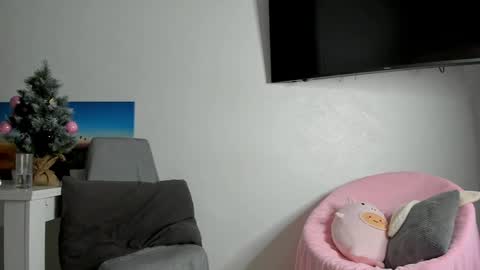 Snapshot of _mito_69 chatting on December 25, 4:12 am alienmito online show from December 25, 4:12 am