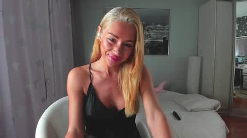 Snapshot of _mito_69 chatting on September 20, 3:40 am alienmito online show from September 20, 3:40 am