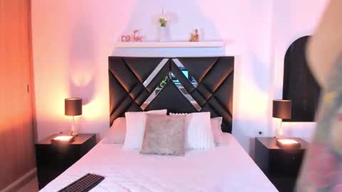 mizuki  online show from March 27, 3:45 pm