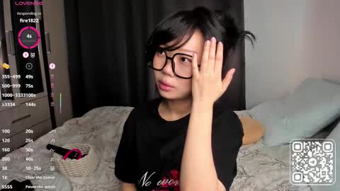 Snapshot of _molly_molly_molly_ chatting on October 9, 12:14 pm _molly_molly_molly_ online show from October 9, 12:14 pm