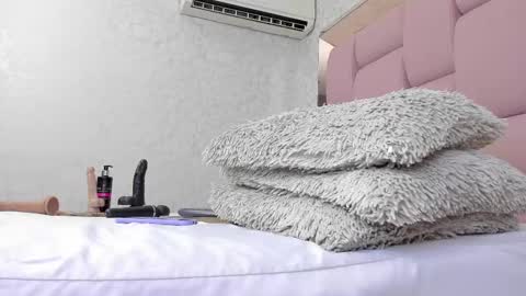 _molly_rosse_ online show from February 14, 1:18 pm