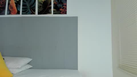 _molly_rosse_ online show from October 8, 12:25 pm