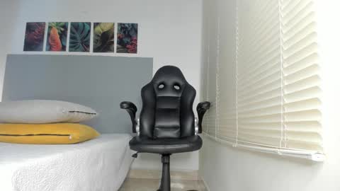 _molly_rosse_ online show from February 10, 11:36 am