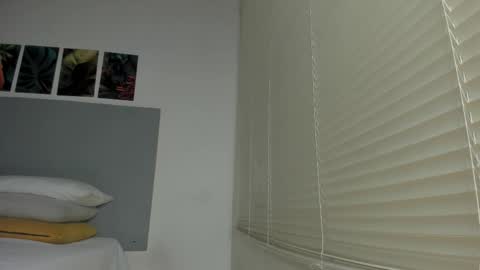 _molly_rosse_ online show from February 20, 11:43 am