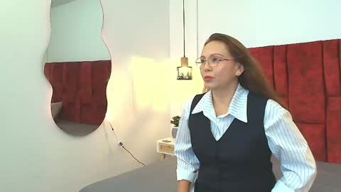 _monaliza_ online show from June 6, 12:10 pm