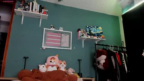 Snapshot of _moon_cake_ chatting on May 12, 5:15 am Next stream 950 pm Colombia time xd online show from May 12, 5:15 am