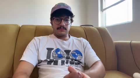Snapshot of _mrguy_ chatting on September 19, 3:24 pm _mrguy_ online show from September 19, 3:24 pm