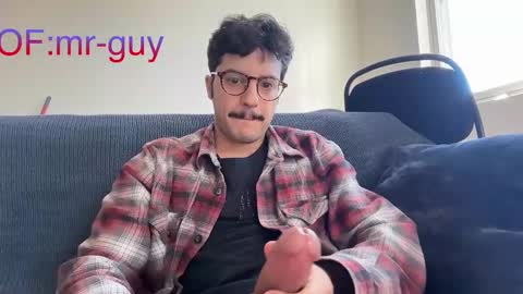 Snapshot of _mrguy_ chatting on October 16, 6:42 pm _mrguy_ online show from October 16, 6:42 pm