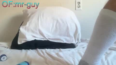 _mrguy_ online show from February 4, 8:36 pm