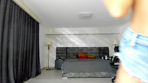 Maya online show from February 7, 8:33 am